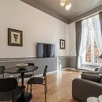 Apartamento Castro Pretorio 24 - Fromhometorome
