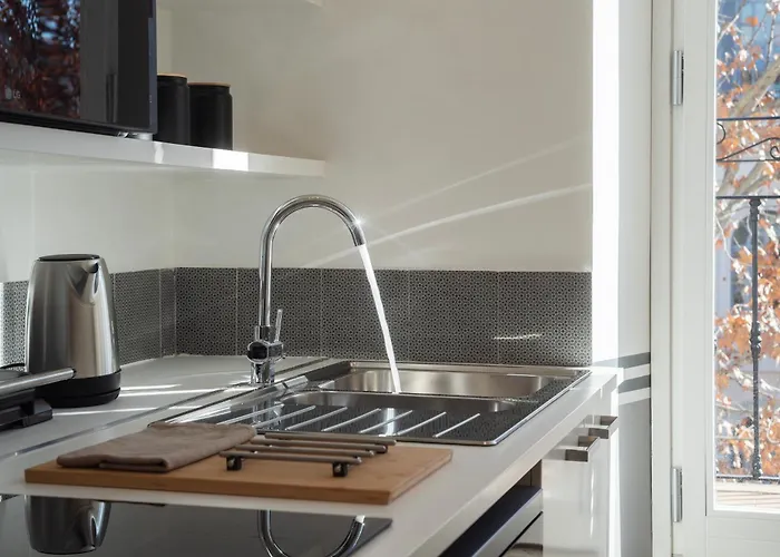 Castro Pretorio 24 - Fromhometorome Rome